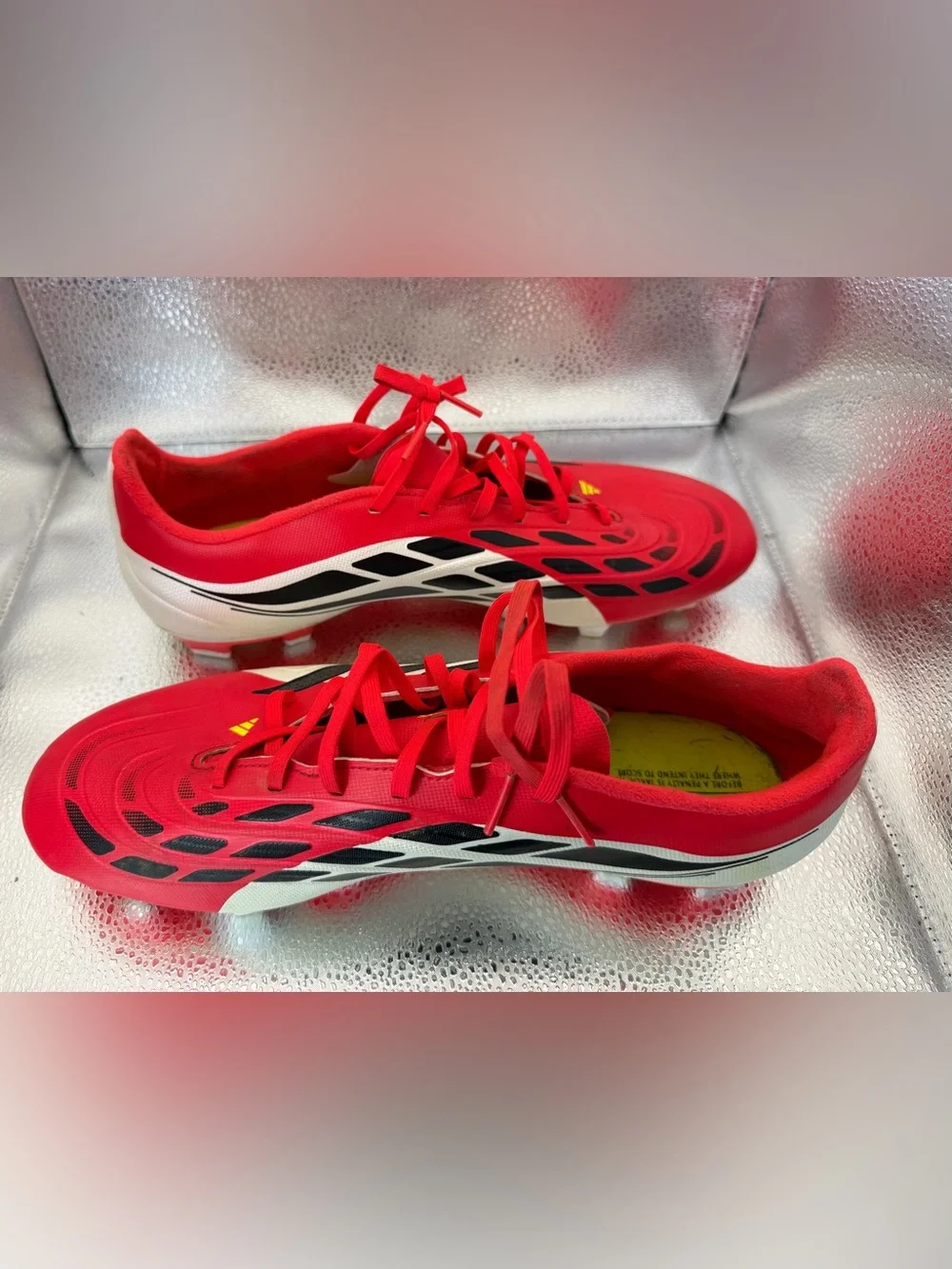 Red PREDATOR CLUB Firm Ground/Multi Ground Soccer Cleats JS0349 size 10.5